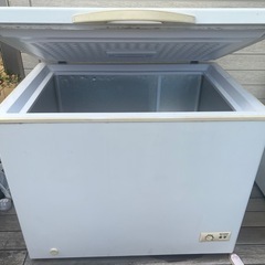 SHARP チェスト型冷凍庫 FC-S20D-Wの画像