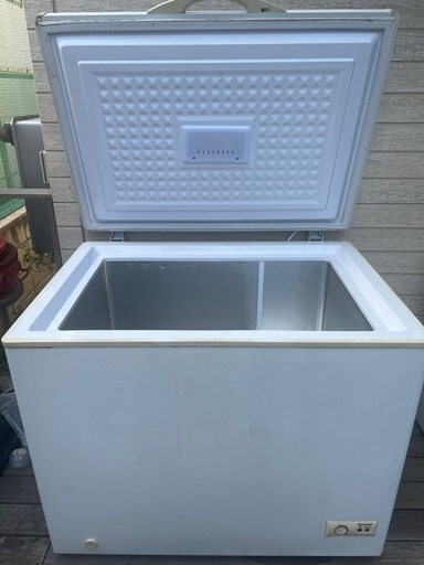 SHARP チェスト型冷凍庫 FC-S20D-W