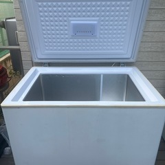 SHARP チェスト型冷凍庫 FC-S20D-Wの画像