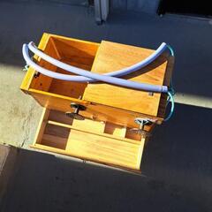 桐の釣り箱　又は椅子として軽くてリュクサックのように背中に背負う3,4kgです。の画像