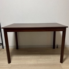ダイニングテーブルの画像