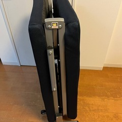 折り畳み式シングルベッドの画像