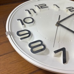 ニトリ 掛け時計 連続秒針の画像