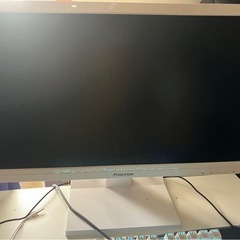 e元素ゲーミングキーボード、モニターはオマケ【お取り引き早い方助かります】の画像