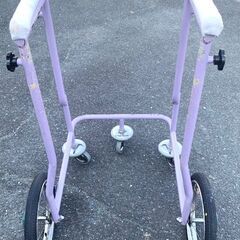 病院用高安定型歩行器の画像