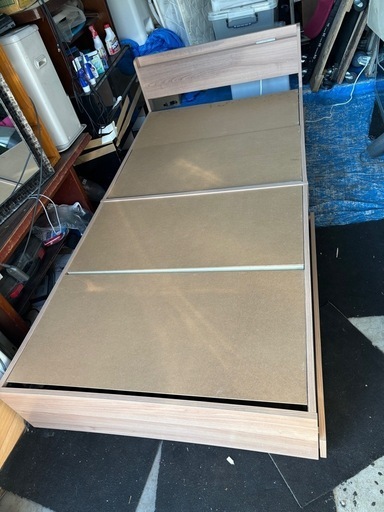 ベット　シングルサイズ　引き出しあり