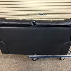 0円ソファ　引取り限定　黒の二人掛けソファ／横幅140㎝×高さ70㎝×奥行83㎝の画像