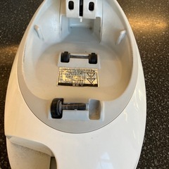 K2507-370 TOSHIBA コードレススチームアイロン TA-FV410 2013年製 キズ汚れ有り 動作確認済みの画像