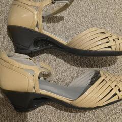 new balance　aravon  サンダル24.5センチの画像