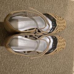 new balance　aravon  サンダル24.5センチの画像
