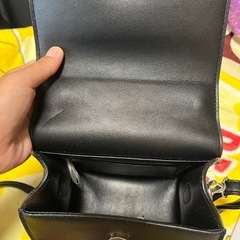 黒のバックの画像