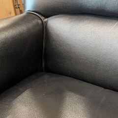 ソファ　一人掛け　黒　レザー　アンティーク調　重厚感　2脚ありの画像