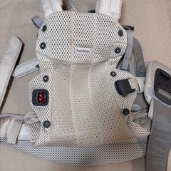 BABYBJÖRN 抱っこ紐　HARMONYクリームの画像