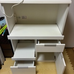 ニトリ食器棚の画像
