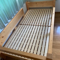ベッドフレームの画像