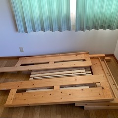 ベッドフレームの画像
