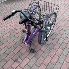 26㌅オートライト変速付き折り畳み軽快車(パープルカラー)の画像