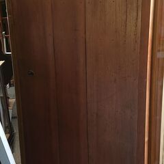 🔴山口市、古い杉板戸柾目￥9800🔴開き戸取っ手付き🔴高さ1725幅888mm🔴表面美品の画像