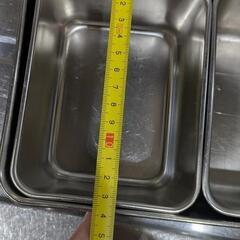 薬味缶(ケース付き)×2、缶ポット×2の画像