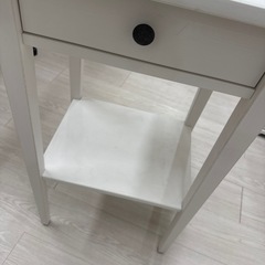 IKEA サイドテーブルの画像