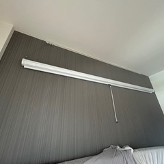 プロジェクタースクリーン 100インチ 16:9 吊り下げ式の画像
