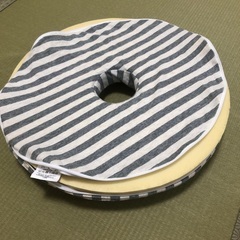 ドーナツクッション　ファスナー欠品の画像