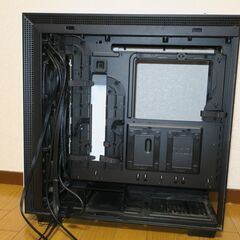 NZXT ミッドタワーATXケース H710　PCケース　取りに来てくれる方限定　コンビニ待ち合わせOKの画像