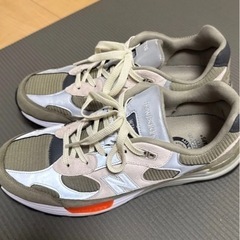 wtaps new balance992の画像