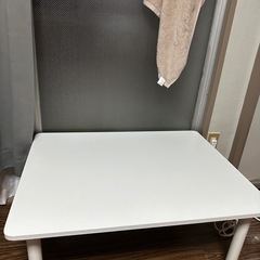 ニトリテーブルの画像
