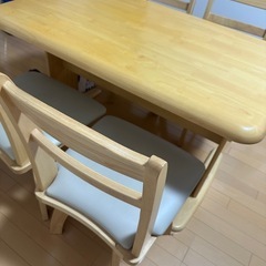 〔ニトリ〕ダイニングテーブル5点セットの画像