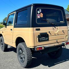 コミコミ🚘車検R９年5月！４WD！全塗装！リフトアップ！天張り＆内張り加工！Bluetooth！ETC！ジムニー！の画像