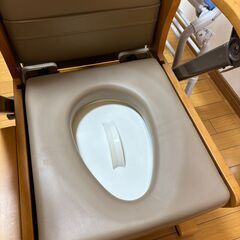 uchieさわやかあさひ（椅子型ポータブルトイレ）の画像