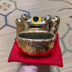 輝く招き猫の貯金箱 金運アップ　黄金の画像