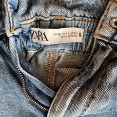ZARA ジーンズ ライトブルーデニムパンツの画像