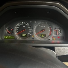 ボルボ　XC90    4WD    の画像
