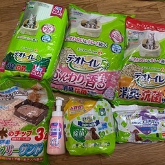3階ゲージ、猫トイレ2個、トイレ消耗品の画像