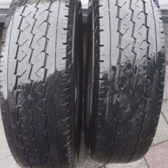 195/80R15 107/105L LT の画像