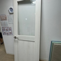 木製 リビングドアの画像