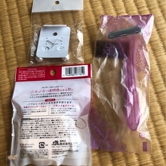 パールピアスとパフ＋貝印LADIES SHAVER女子必要新品3点の画像