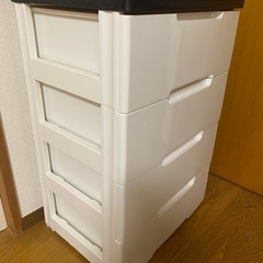 【直接引取りのみ】衣類収納チェスト 4段の画像