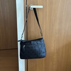 ショルダーバッグ 黒の画像