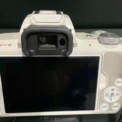 【美品】Canon EOS Kiss M ホワイト ダブルレンズキットの画像