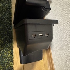 ジューク用アームレスト　車用の画像