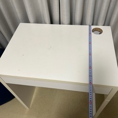 引き出し付き　机　デスクの画像