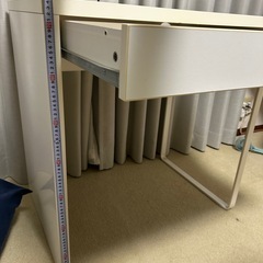 引き出し付き　机　デスクの画像