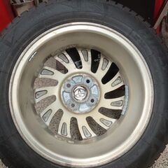 185/60R15 2024年 ほぼ新品ｽﾀｯﾄﾞﾚｽﾀｲﾔ＆ﾄﾖﾀ純正ｱﾙﾐﾎｲｰﾙ4本の画像
