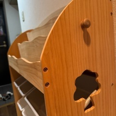 おもちゃ収納付き絵本ラックの画像