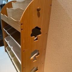 おもちゃ収納付き絵本ラックの画像