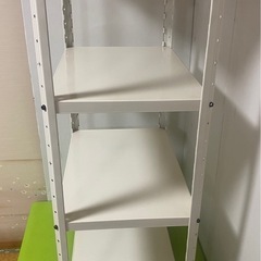 丈夫な【中型／4段】スチールラック(ホワイト)の画像