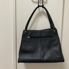 アンナマリー  レザートートバッグ　ブラック
の画像